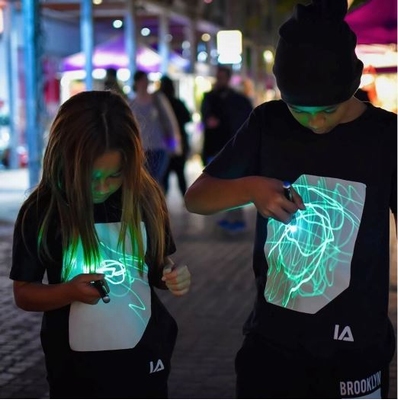 Zwart Shirt met Groene Glow in de maten 104-116-140