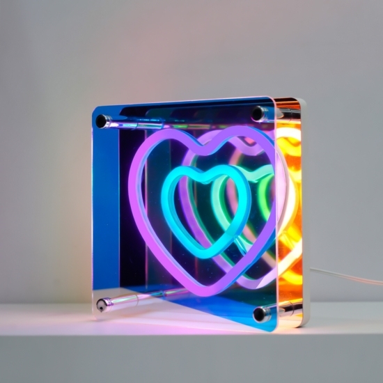 Neon hart met oneindige reflecties