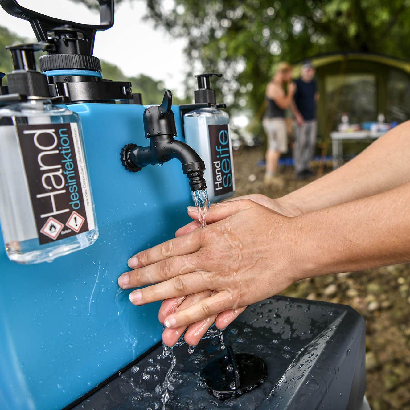 Wastafel voor onderweg zonder wateraansluiting